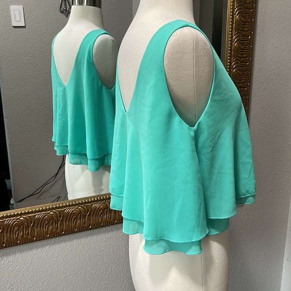 Signature8 Light Green Cropped Tank Top - Picture 5 of 8